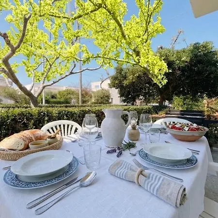 Casa vacanze The White House 100 Mt Dal Mare By Diddoi *